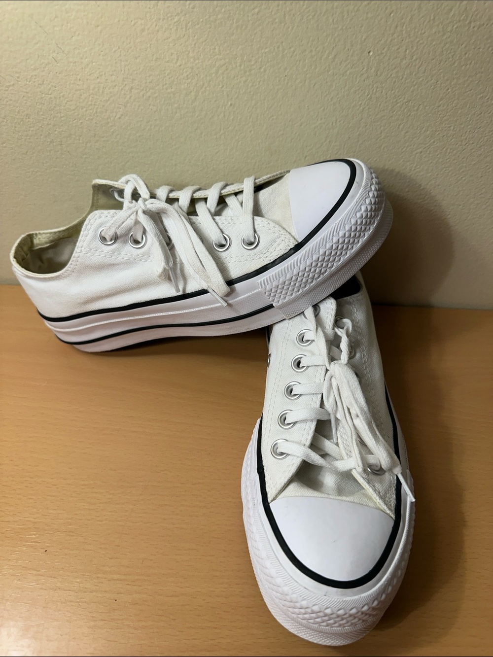 Converse Chuck Taylor All Star Lift Ox White Black Women’s Shoes Size 6